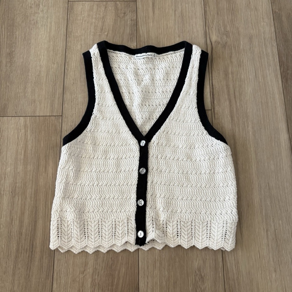 Abercrombie & Fitch Cream Knit V-Neck Sweater Vest with Black Trim